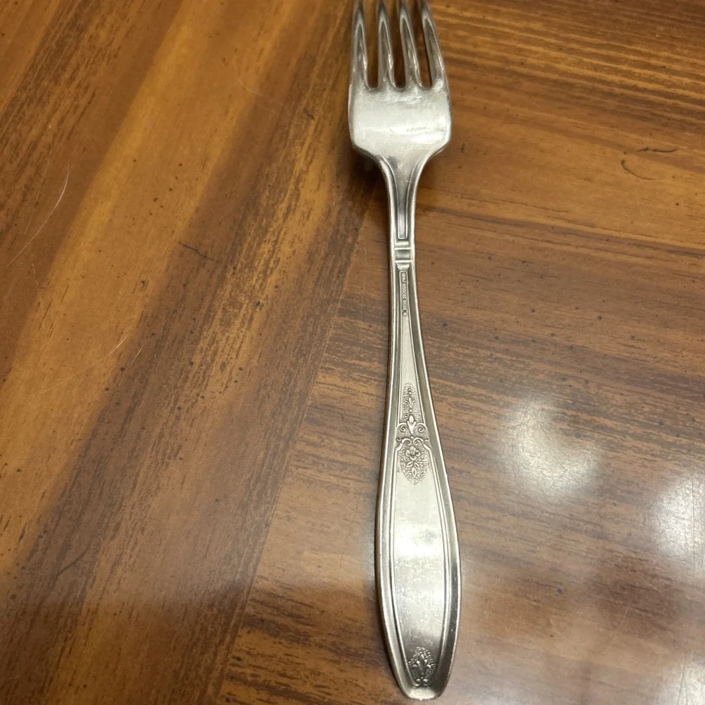 Vintage IS 1847 Rogers Bros‎ Ambassador Silver Plate Dinner Fork